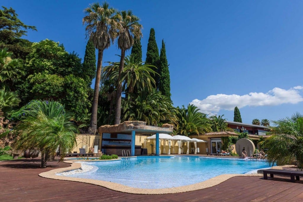 Hotel Villa Retiro 5 estrellas Xerta Terres de l'Ebre piscina verano spa wellness center
