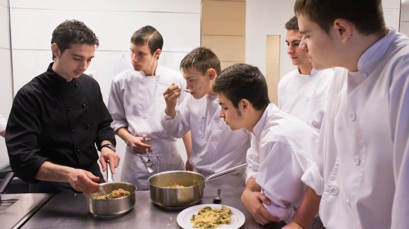 escuela superior de cocina Villa Retiro Ebre Xerta máster universitario clase cheff