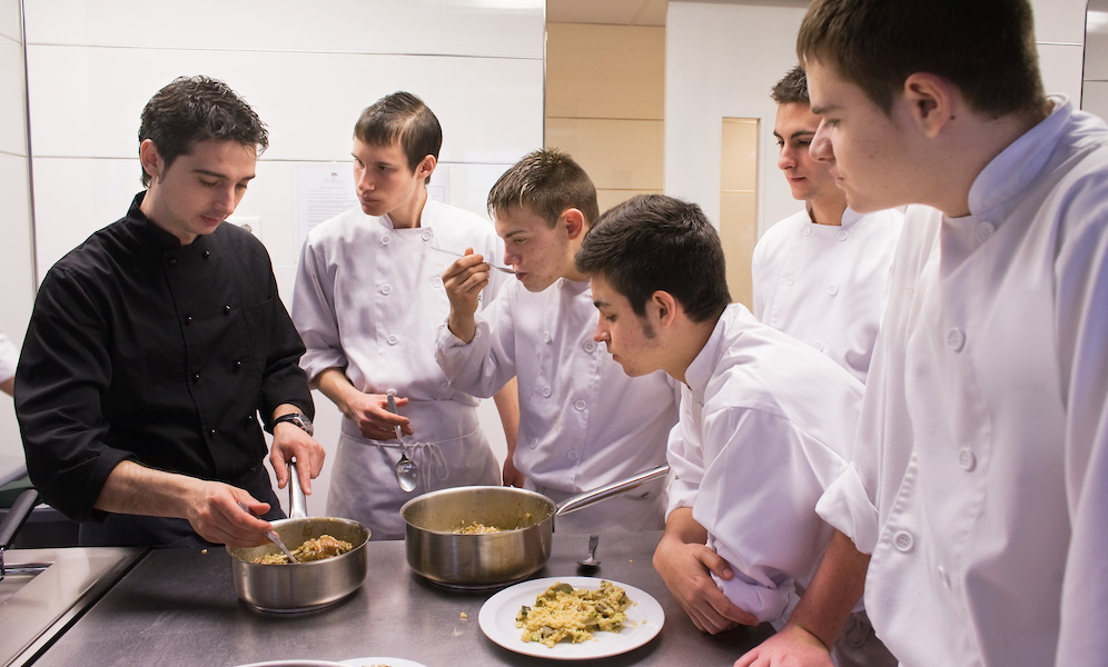escuela superior de cocina Villa Retiro Ebre Xerta máster universitario clase cheff