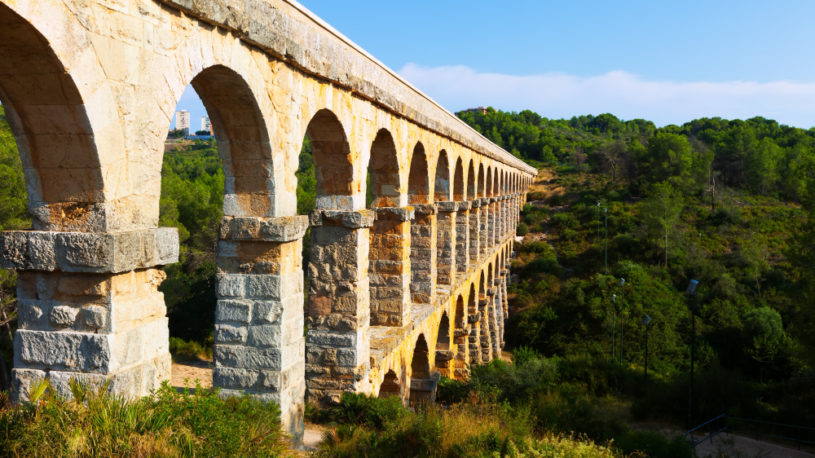 Viajar en el Puente del Pilar: destinos mágicos